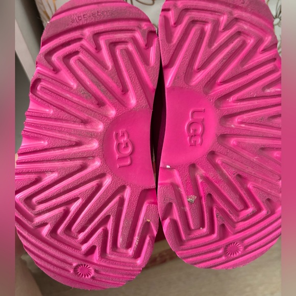 Uggs slippers - Picture 3 of 3